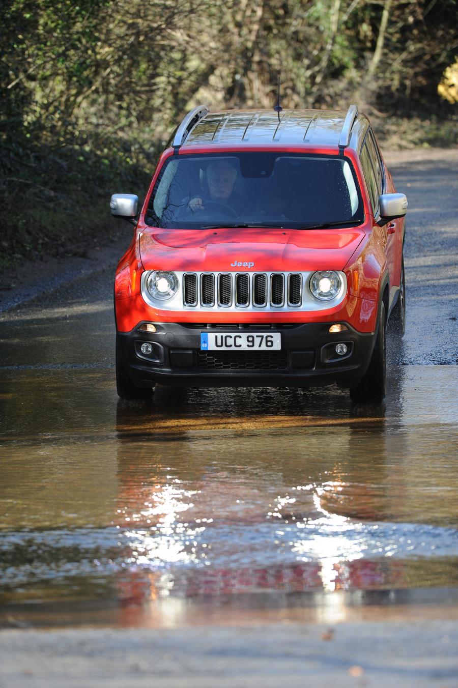  Jeep Renegade Limited 2015 года  (UK) (фото 15 из 30)
